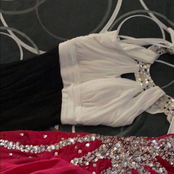 5!!!!! Beautiful gowns - Picture 9 of 12